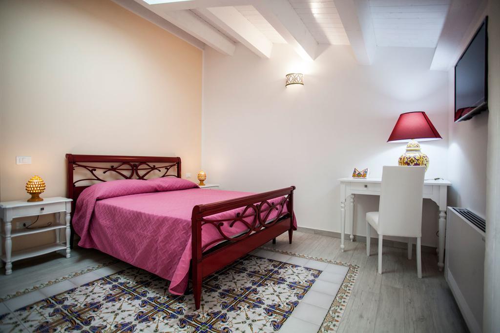 Palazzo Pagliaro Hotel Santo Stefano di Camastra Exterior foto